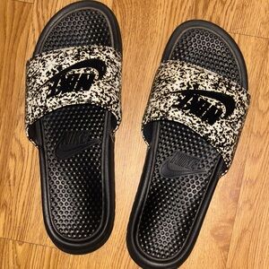 Nike Black and White Patterned Slides